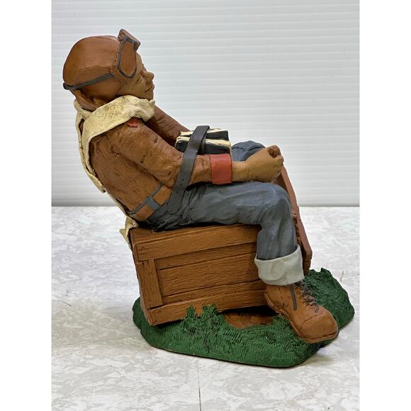 J Doty 1992 Limited Edition 'Pilot' 1105/7000 WW2 Aviator Boy Crate Plane - Picture 2 of 6